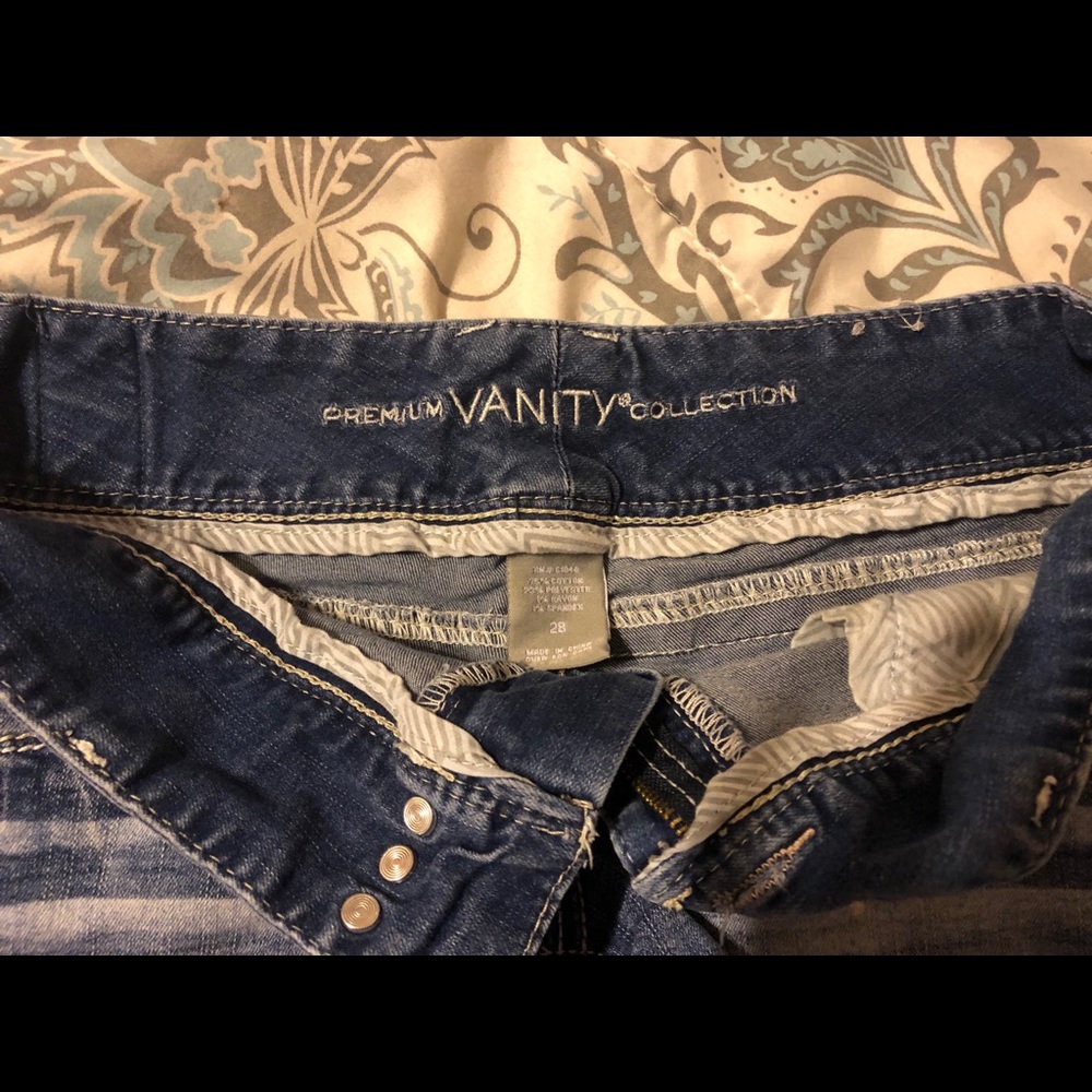 Cute shorts..!!